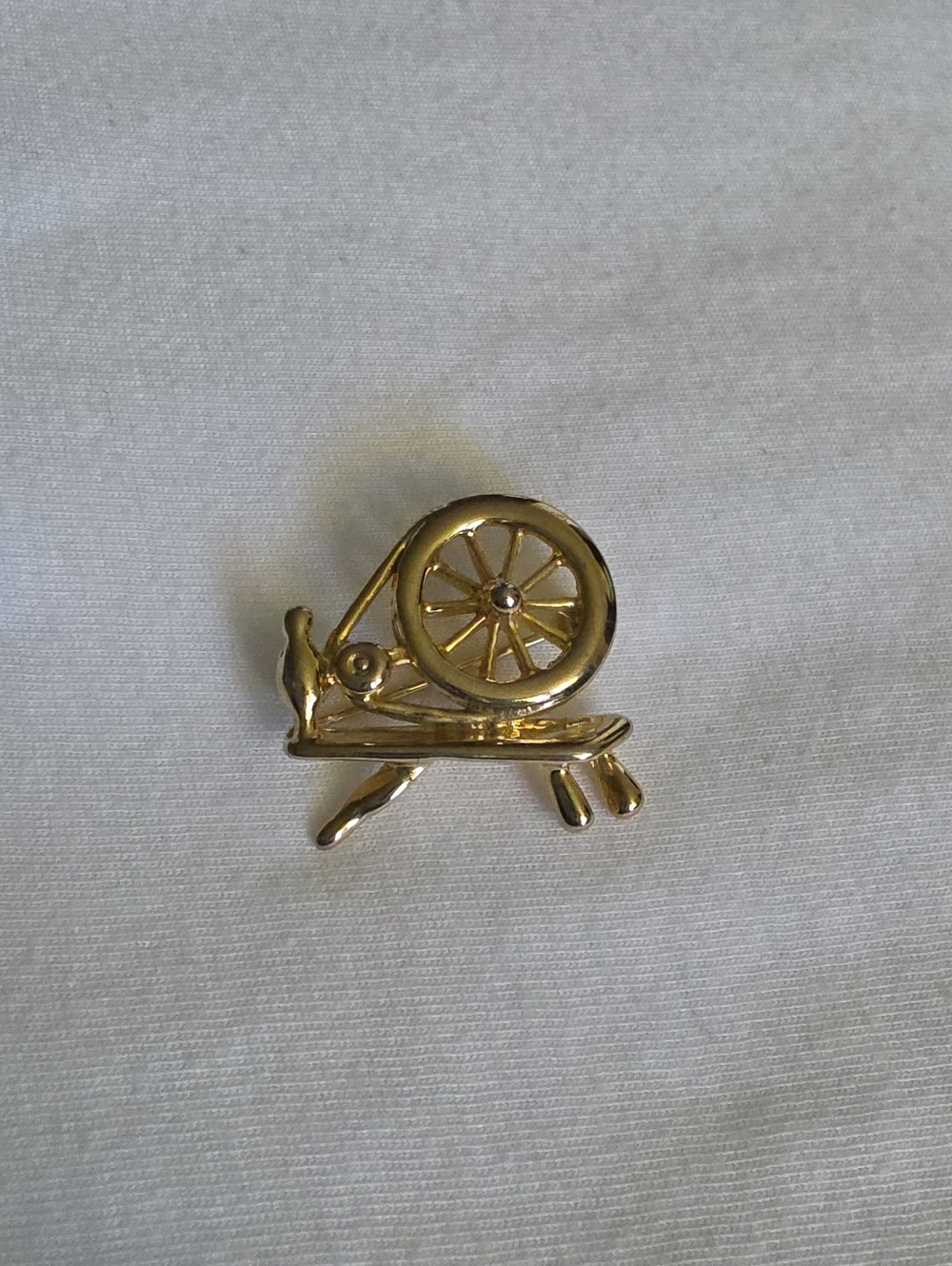 Gold Spinning Wheel Brooch Pin